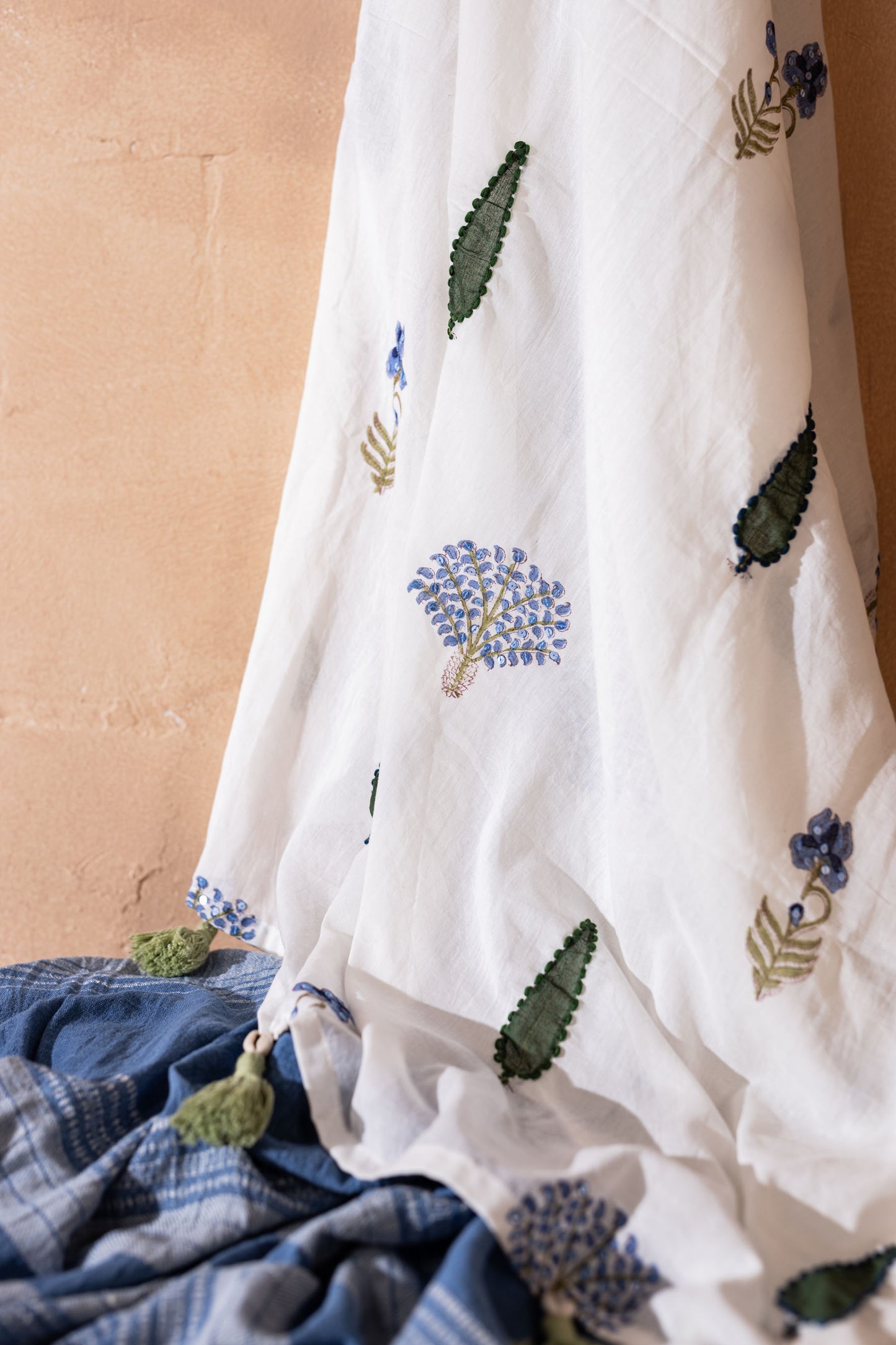 PATTERNS AND POISE 1.2 (DUPATTA)